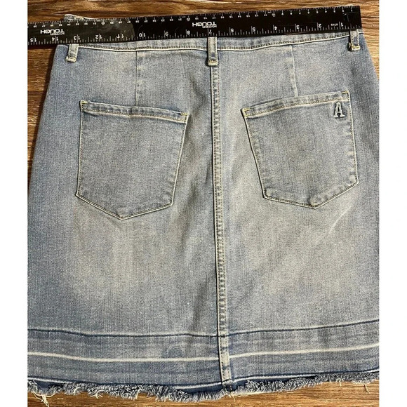 Articles Of Society Full Button Denim Mini Skirt Size 26 VGUC - Picture 5 of 6